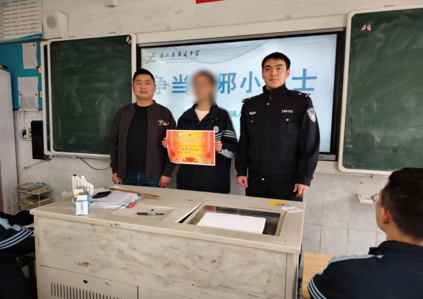 争当反邪卫士维护国家安全---浙江省浦江县黄宅镇结合国家安全教育开展反邪教宣传活动271.png