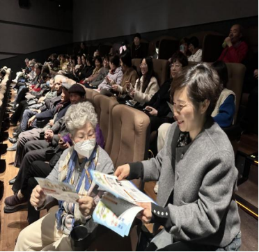 党员先锋树旗帜，反邪防邪扬正气---杭州天水街道党员积极投身反邪教宣传活动399.png
