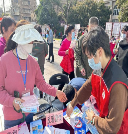 党员先锋树旗帜，反邪防邪扬正气---杭州天水街道党员积极投身反邪教宣传活动774.png