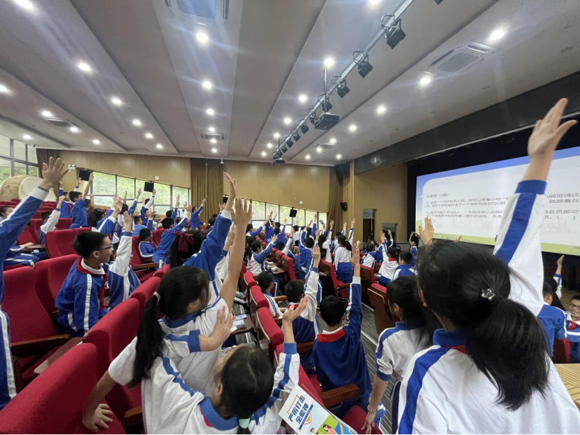 深圳市宝安区借“国家安全教育日”开展反邪教“七进”专场活动579.png 深圳市宝安区借“国家安全教育日”开展反邪教“七进”专场活动579.png