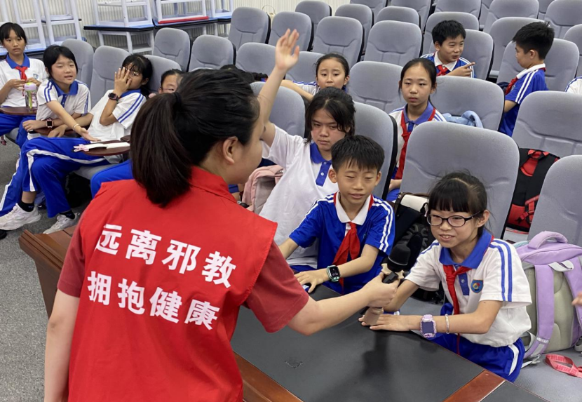 深圳龙岗:以“五主动”为抓手,打开反邪宣传新格局349.png 深圳龙岗:以“五主动”为抓手,打开反邪宣传新格局349.png