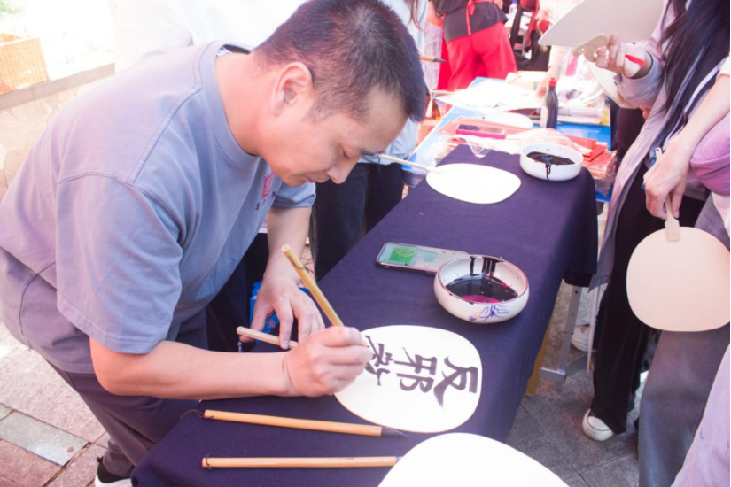 温州鹿城区“反邪同心·平安同行”反邪教宣传月活动正式启动(终稿)678.png 温州鹿城区“反邪同心·平安同行”反邪教宣传月活动正式启动(终稿)678.png