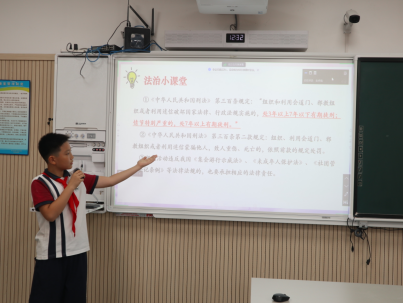 【集中宣传月】上海宝山：三校学生隔空同上“反邪教第一课”527.png