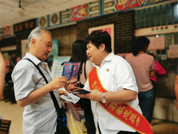 安徽相山反邪教宣传走进中医院图片3.jpg