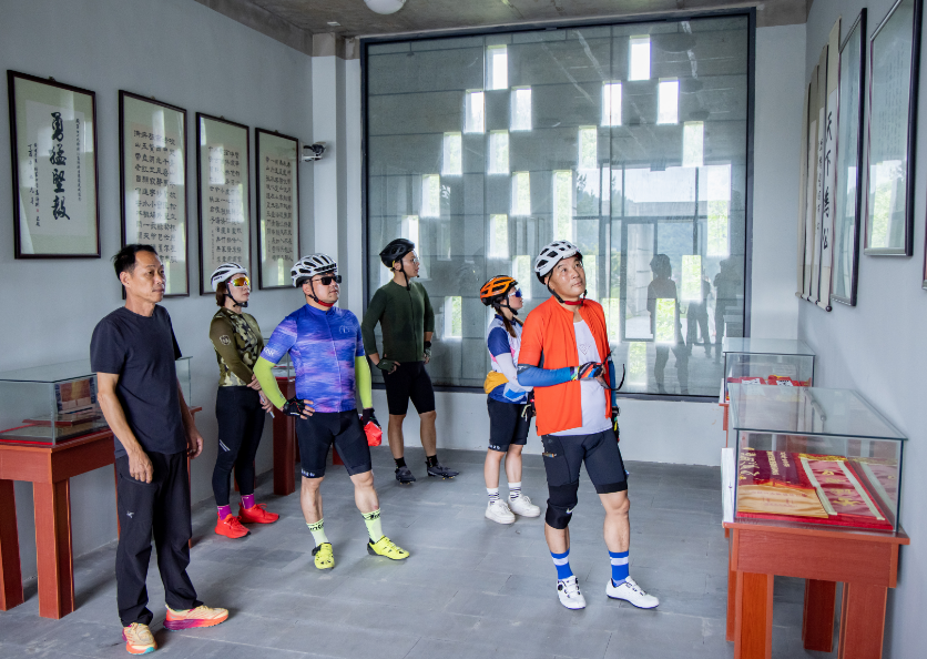 杭州市富阳区开展反邪教公益骑行运动