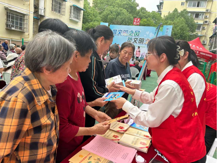 浙江丽水：各地积极开展节前反邪教宣传活动432.png